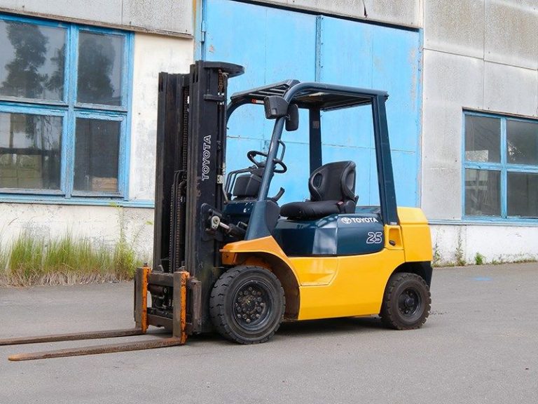 Вилочный погрузчик Toyota 62-7fd25